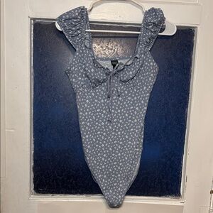 Wild Fable Women’s Blue Feminine Rufffled Floral Tank Top Bodysuit Size Medium